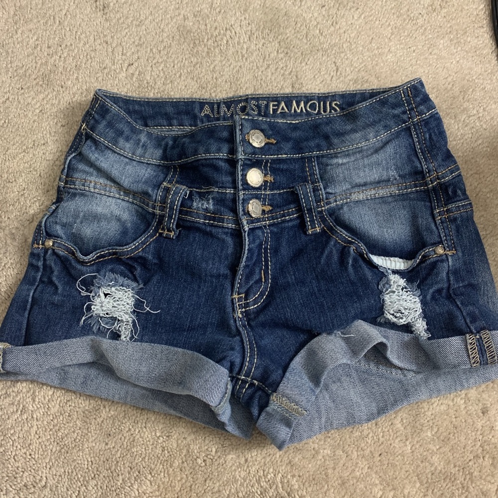 Super cute high waisted shorts!